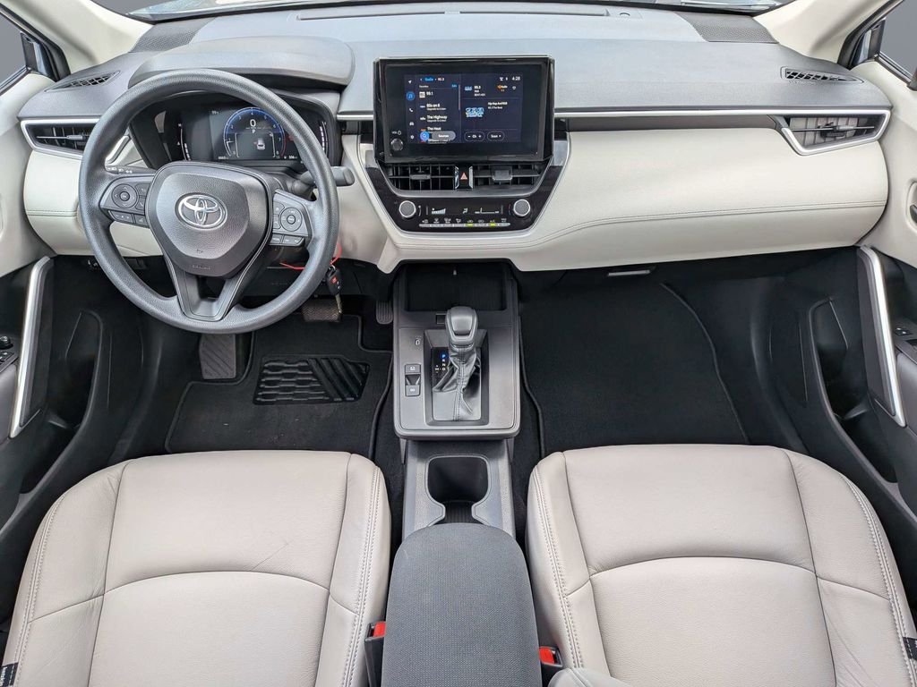 Used 2026  Toyota L image 16