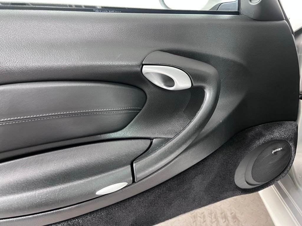 Used 2003  Porsche Carrera image 28