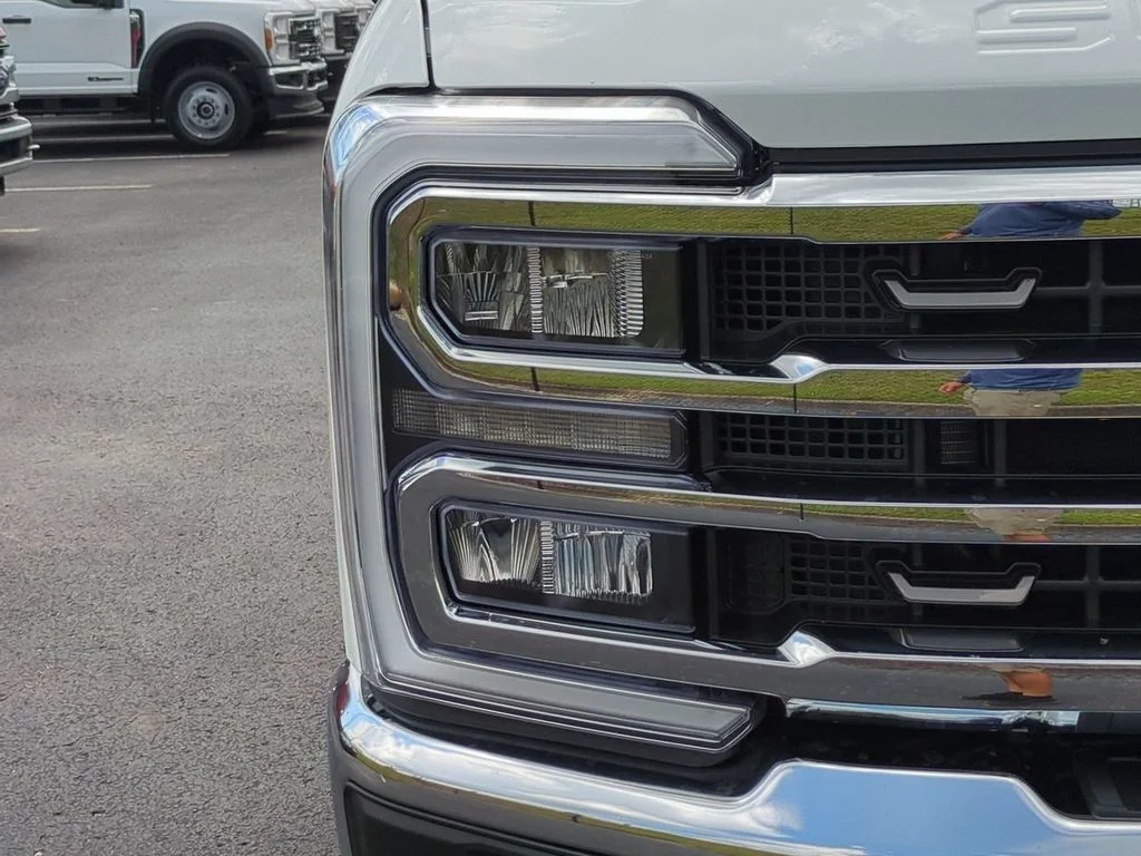 New 2026 Star White Metallic Tri-Coat Ford F-350® King Ranch® image 10
