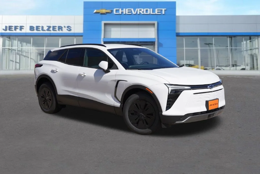 New 2027 Summit White Chevrolet LT image 1