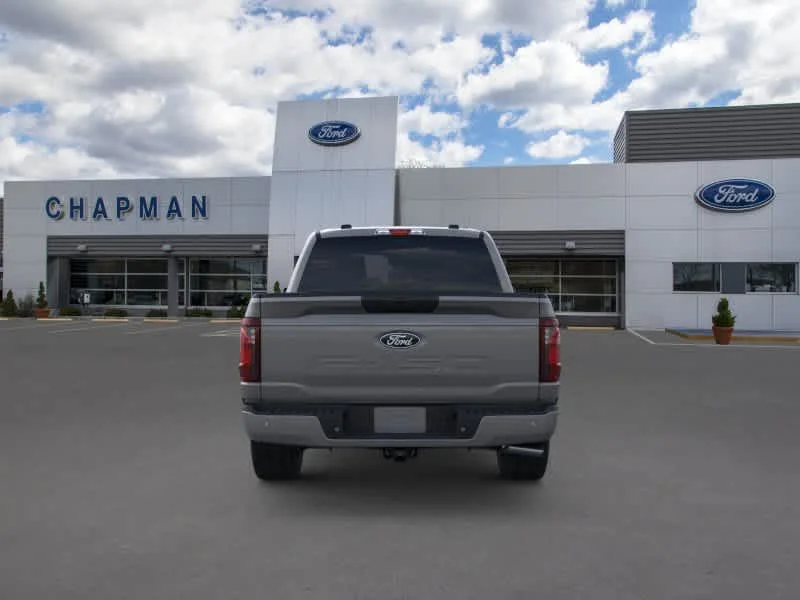 New 2026 Carbonized Gray Metallic Ford XLT image 5