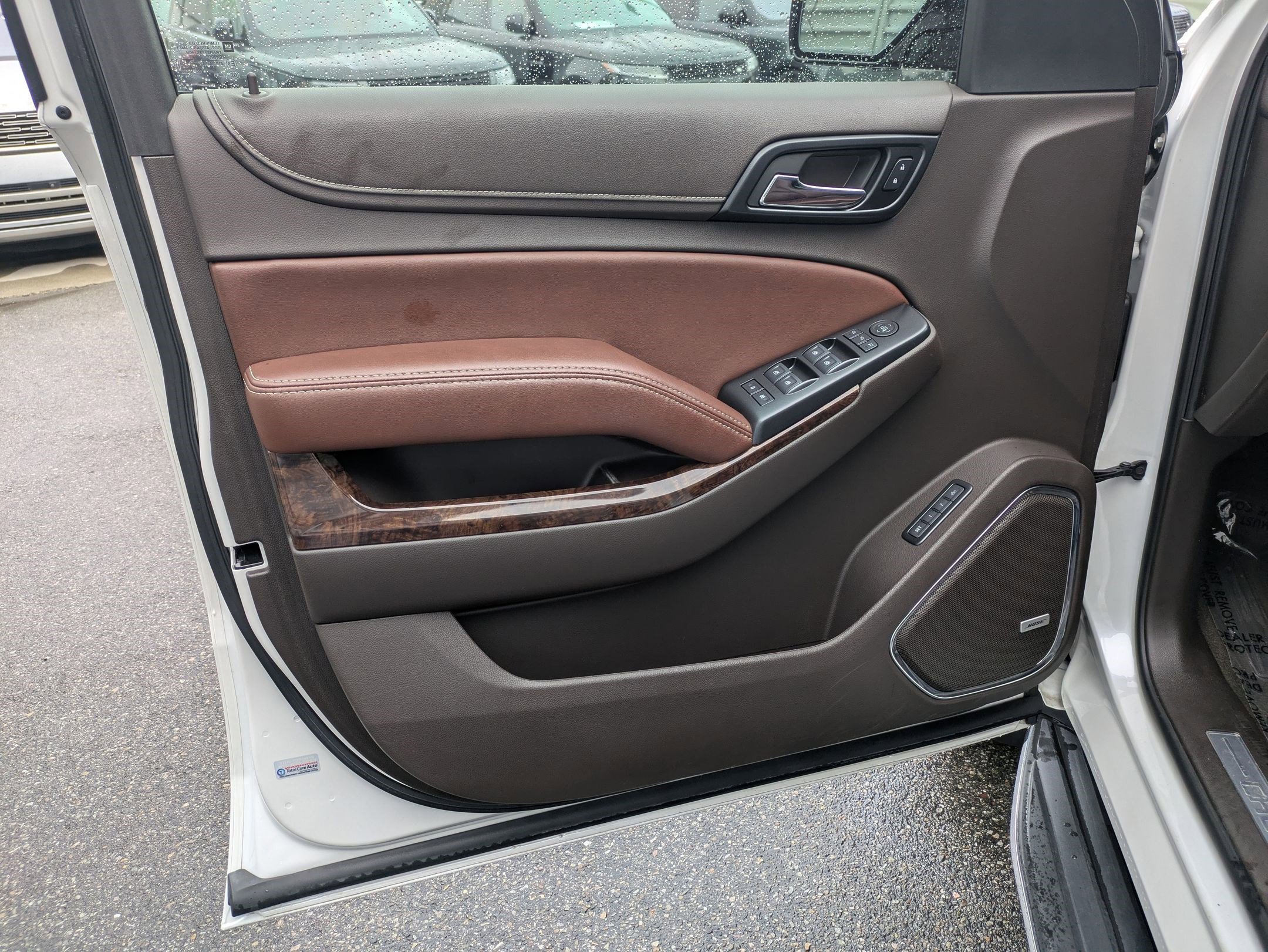 Used 2018 Iridescent Pearl Tricoat Chevrolet Premier image 11
