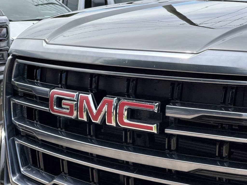Used 2023 Onyx Black GMC AT4 image 32