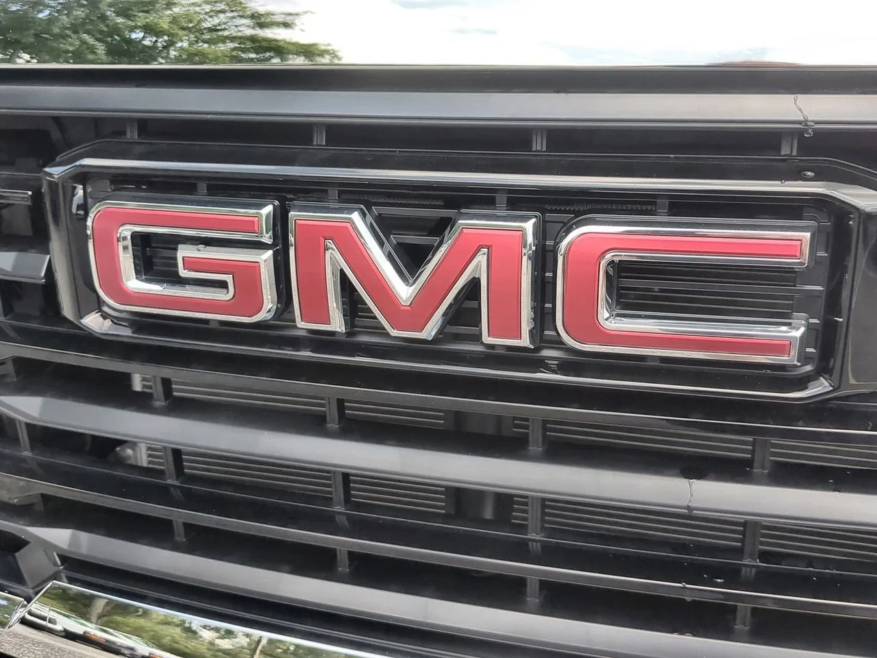 New 2026 Summit White GMC Pro image 29