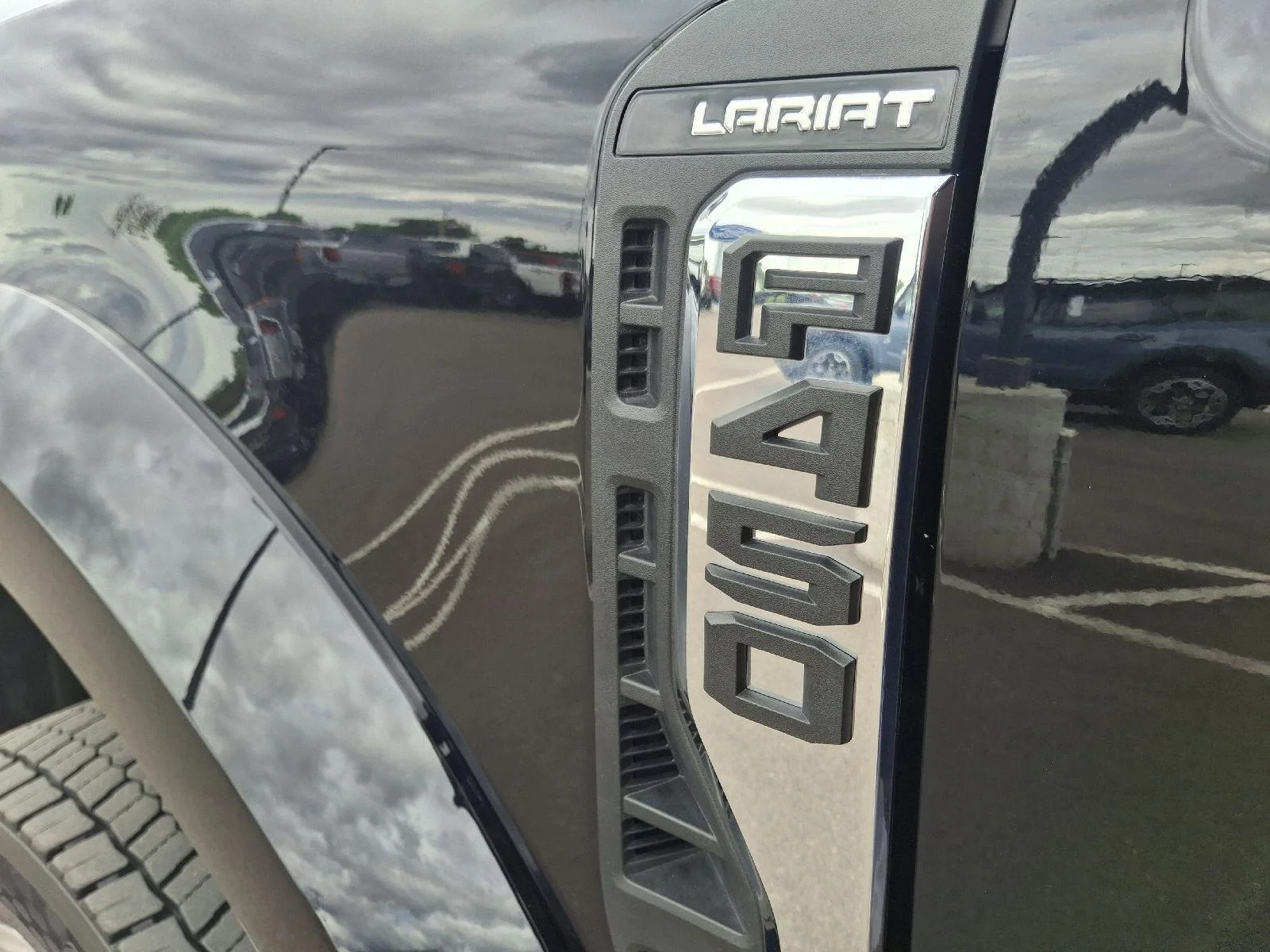 Used 2024 Agate Black Ford LARIAT image 36