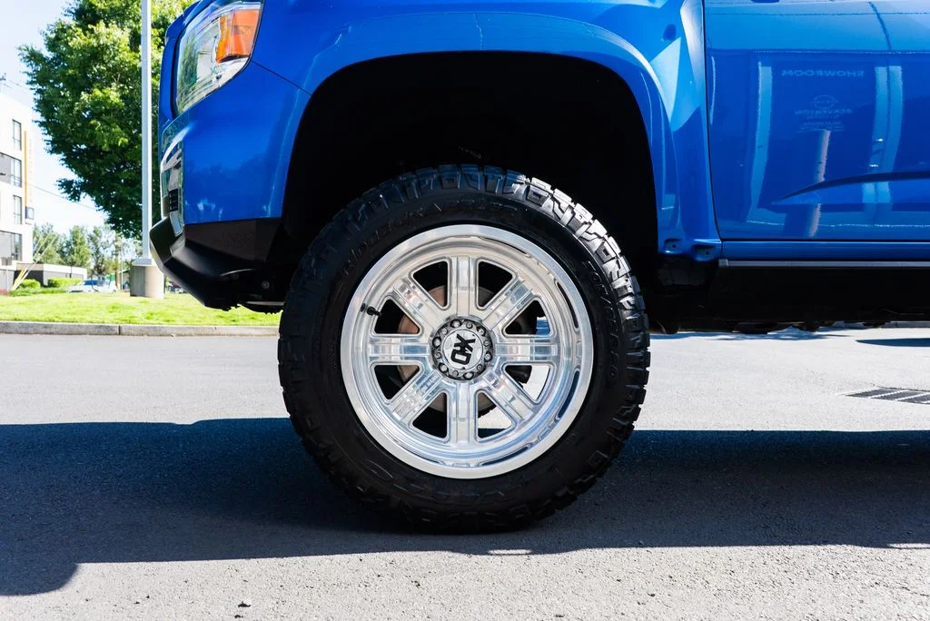 Used 2021 Blue GMC Elevation image 7