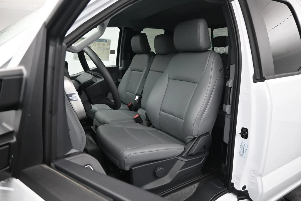 New 2026 Oxford White Ford XL image 8