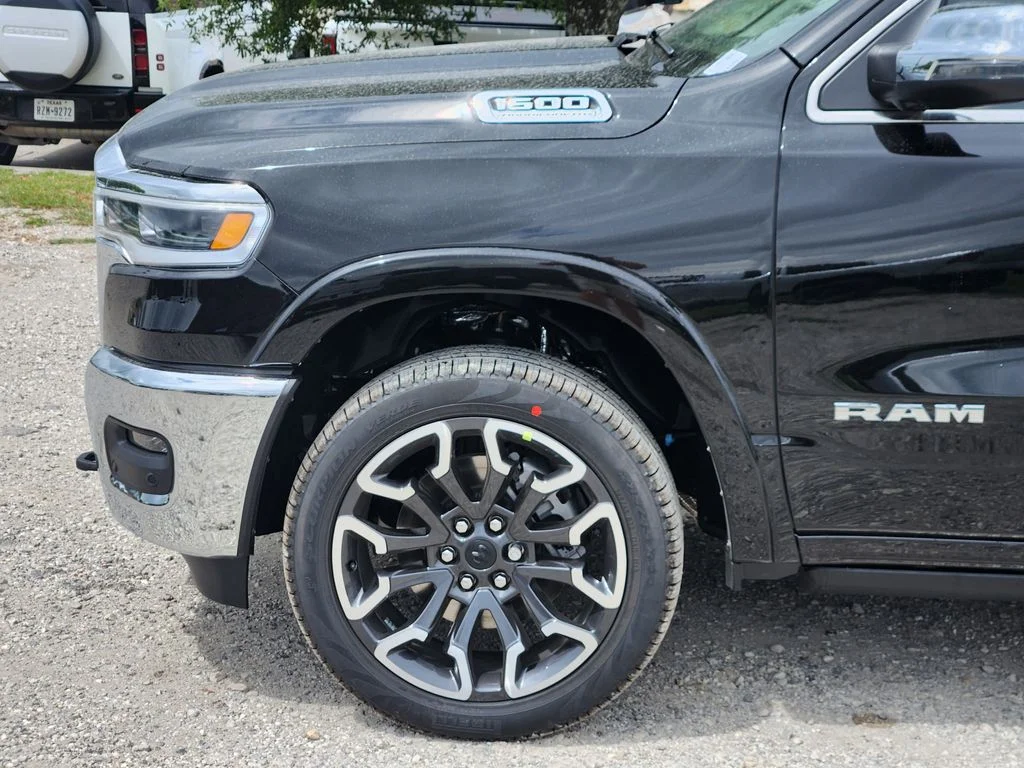 New 2026 Diamond Black Crystal Pearl-Coat Exterior Paint RAM Limited image 6