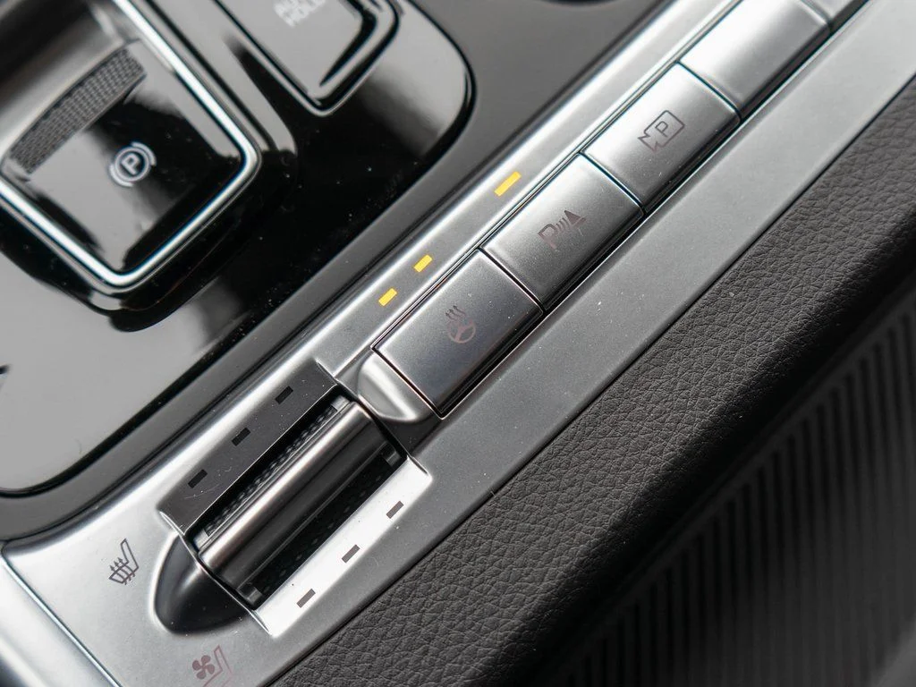 New 2026 Snow White Pearl Kia SX Prestige image 31