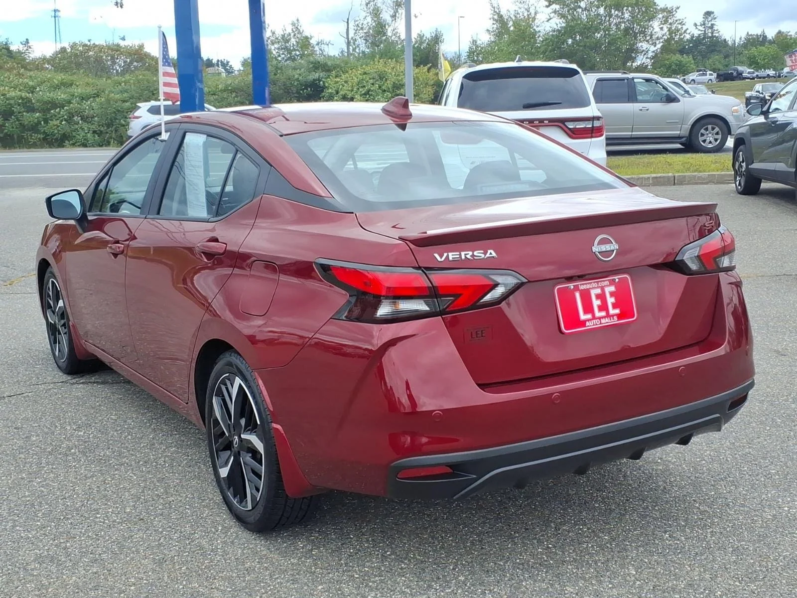 Used 2024 Scarlet Nissan 1.6 SR image 6