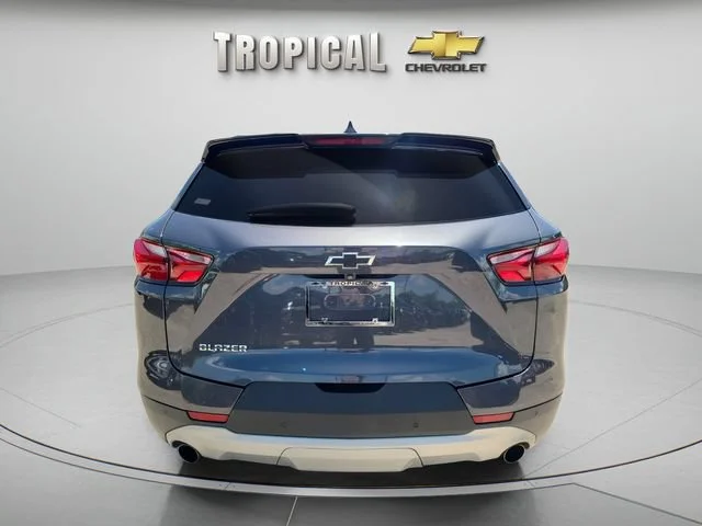 Used 2021 IRON GRAY METALLIC Chevrolet LT image 4