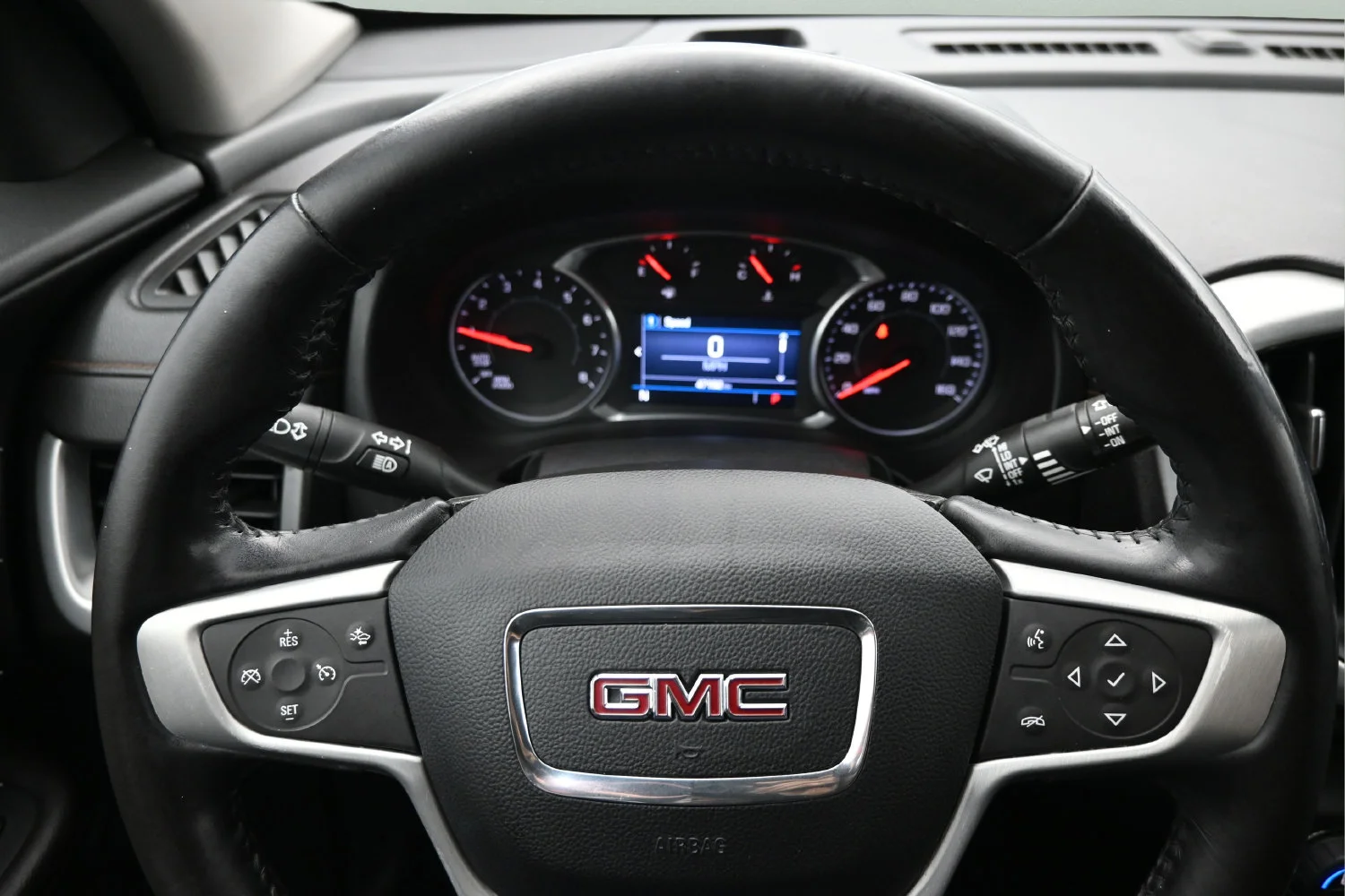 Used 2020 Ebony Twilight Metallic GMC SLE image 12