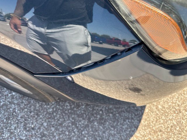 Used 2018 Blue Nissan SV image 4