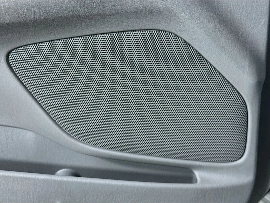Used 2005 Lunar Mist Metallic Toyota STD image 21