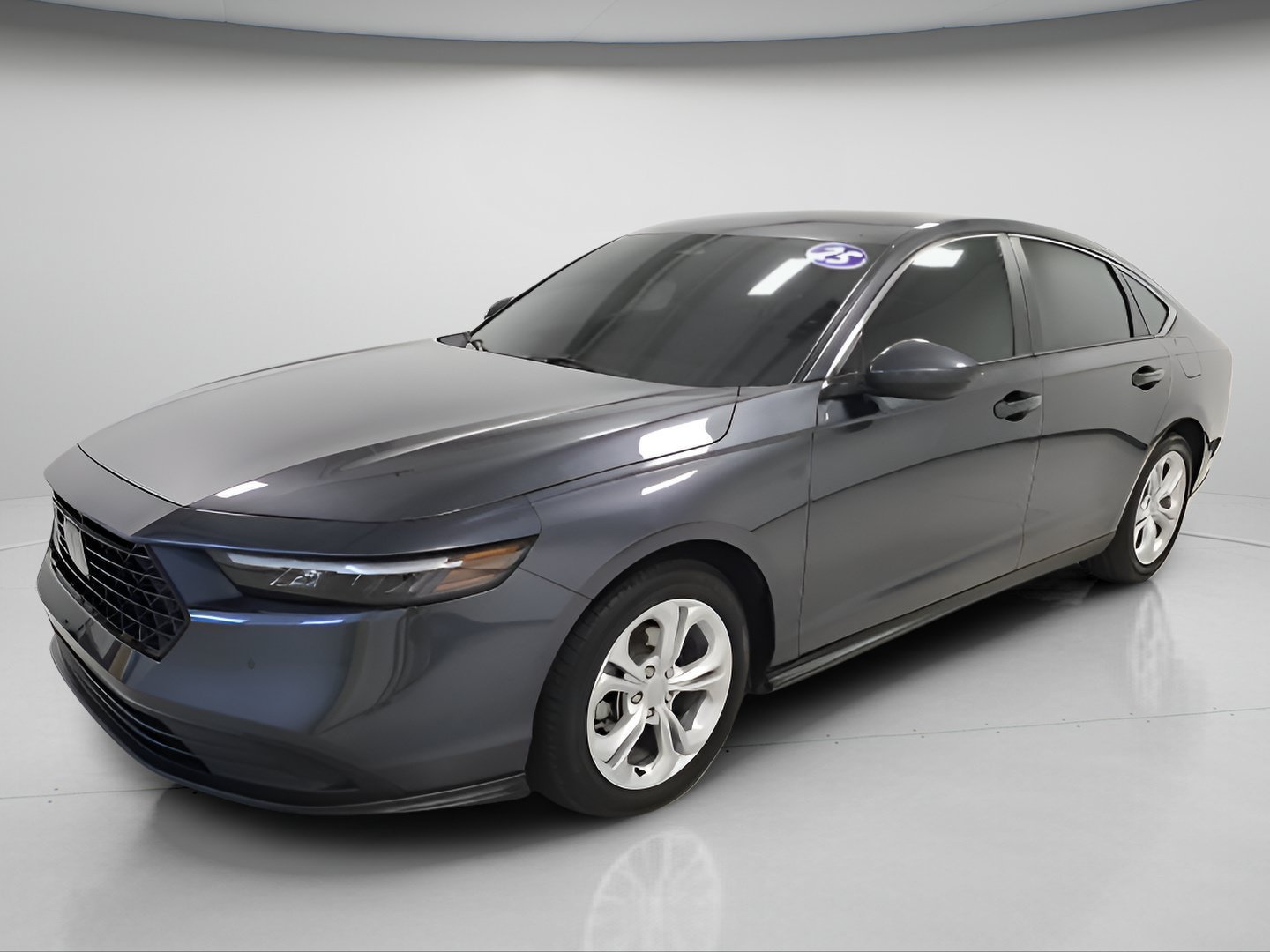 Used 2025 Meteorite Gray Metallic Honda LX image 3