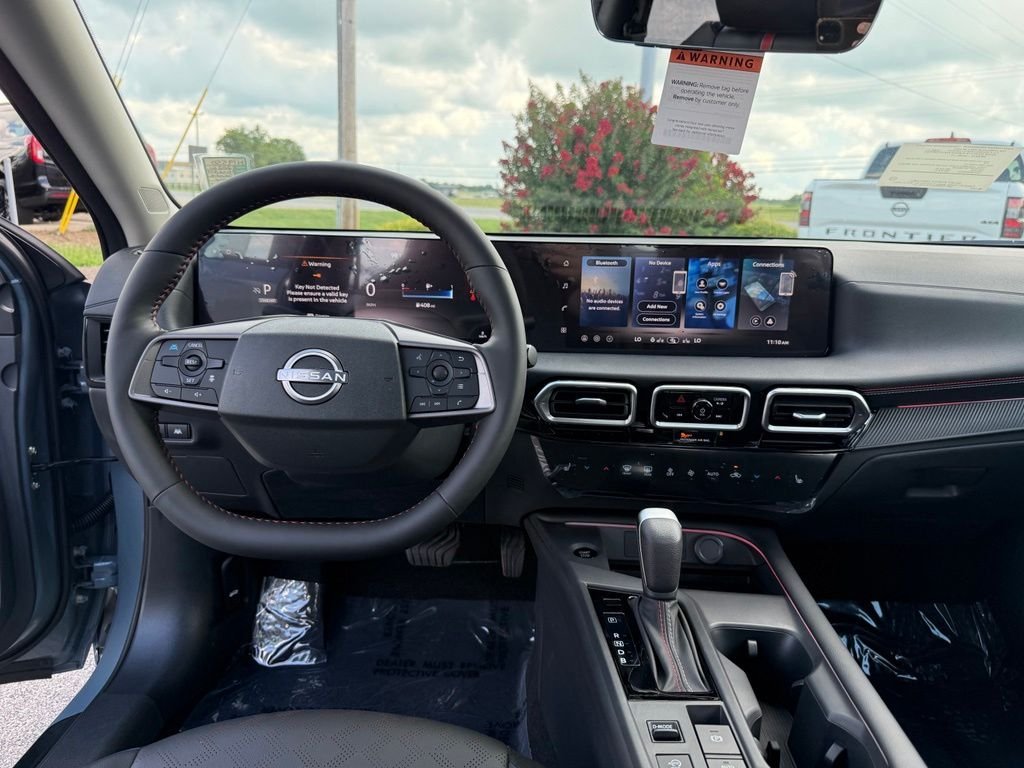 New 2026 Atlantic Gray Metallic / Super Black Two-tone Nissan SR image 14