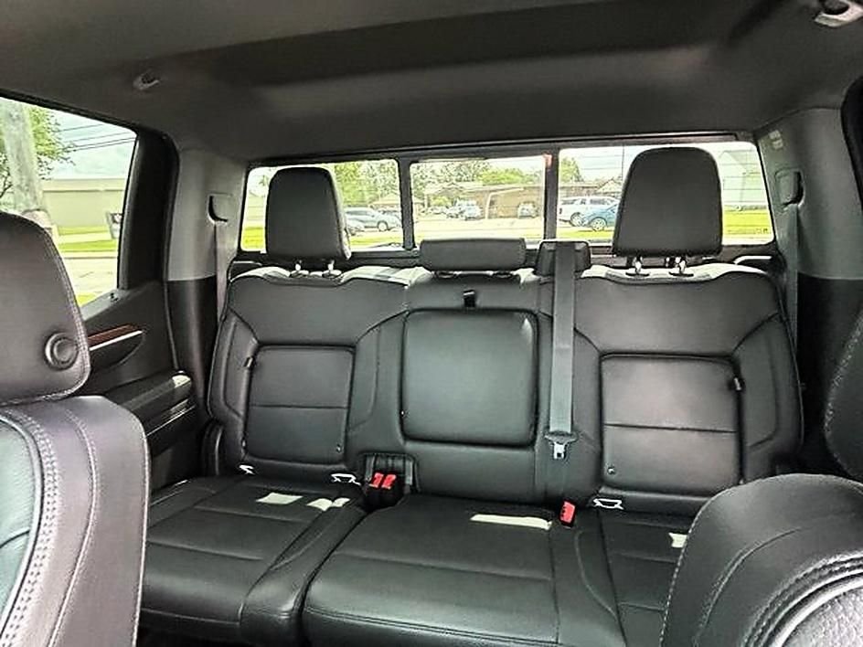 Used 2022 White GMC Denali image 16