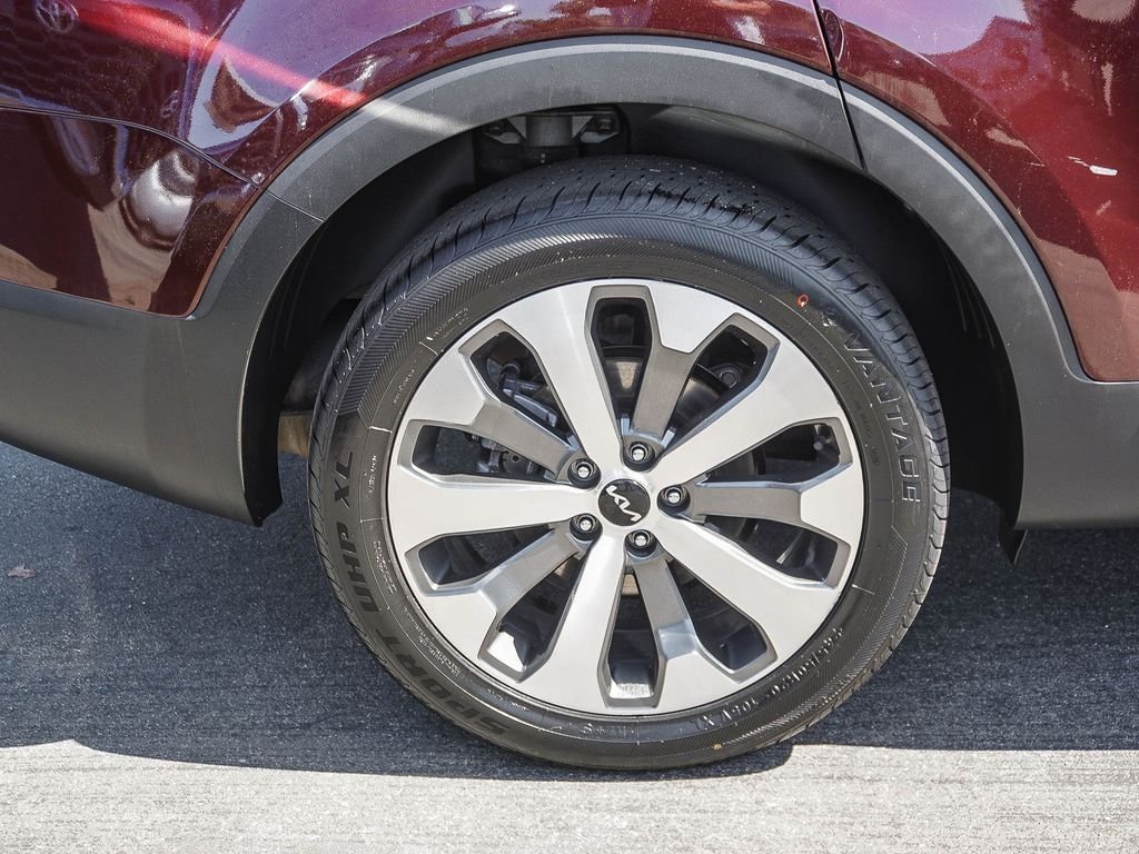 Used 2022 Purple Kia S image 8