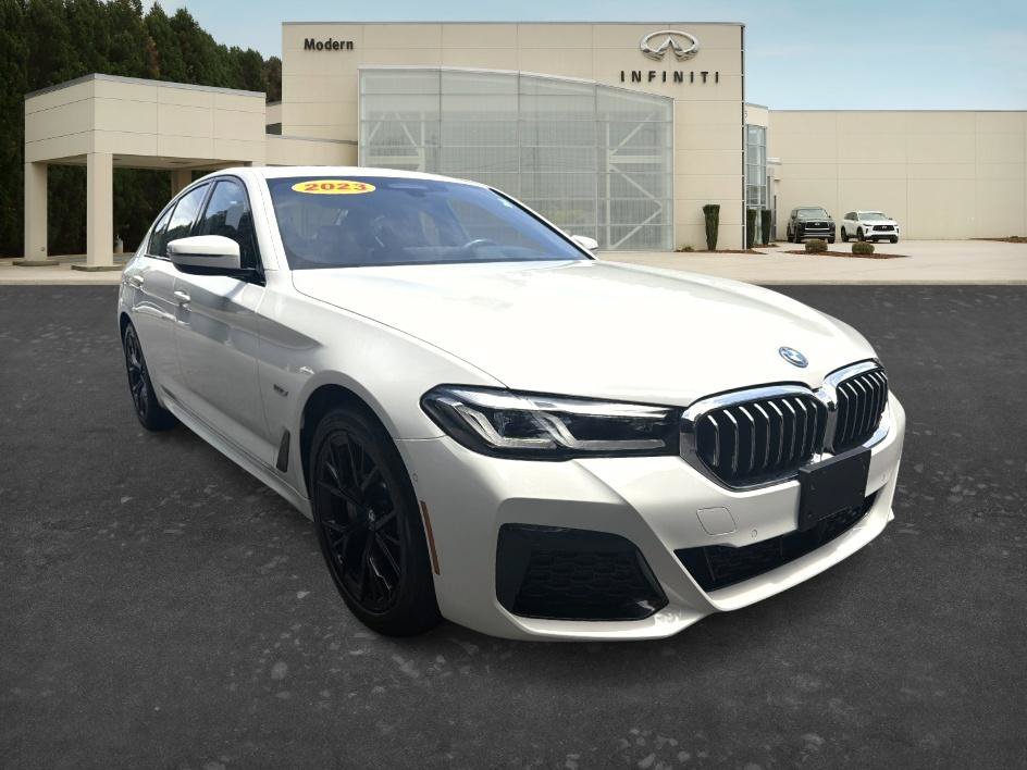 Used 2023 Alpine White BMW 530e xDrive image 3
