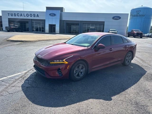 Used 2022 Passion Red Kia LXS image 4