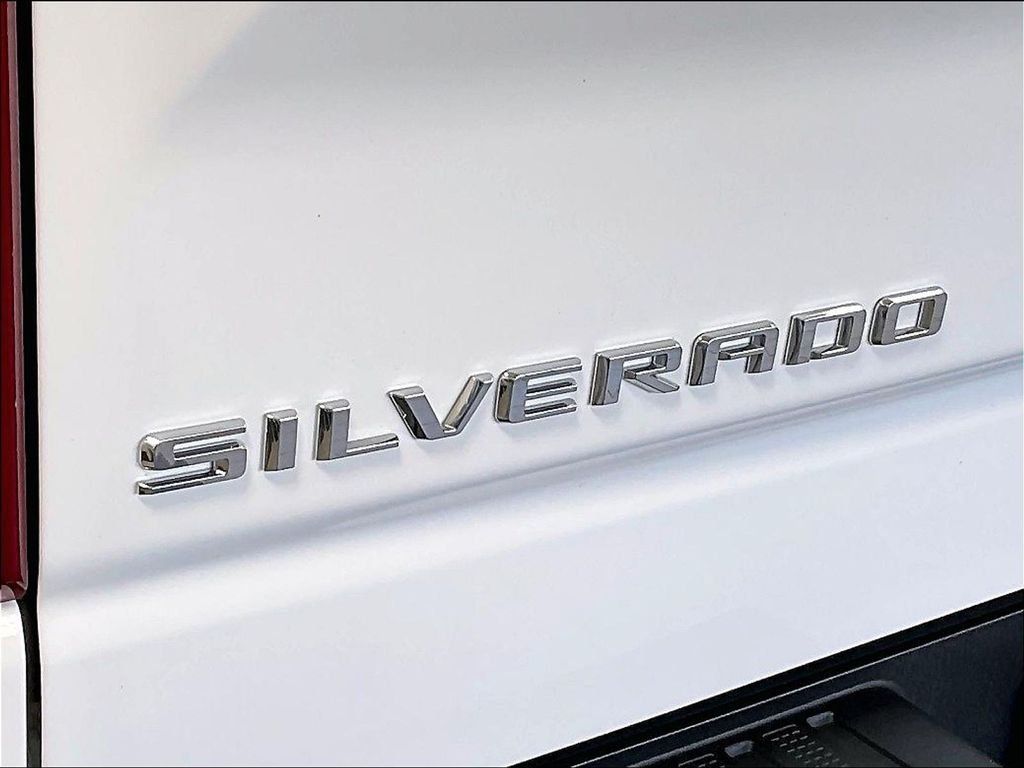 Used 2024 White Chevrolet LT image 27
