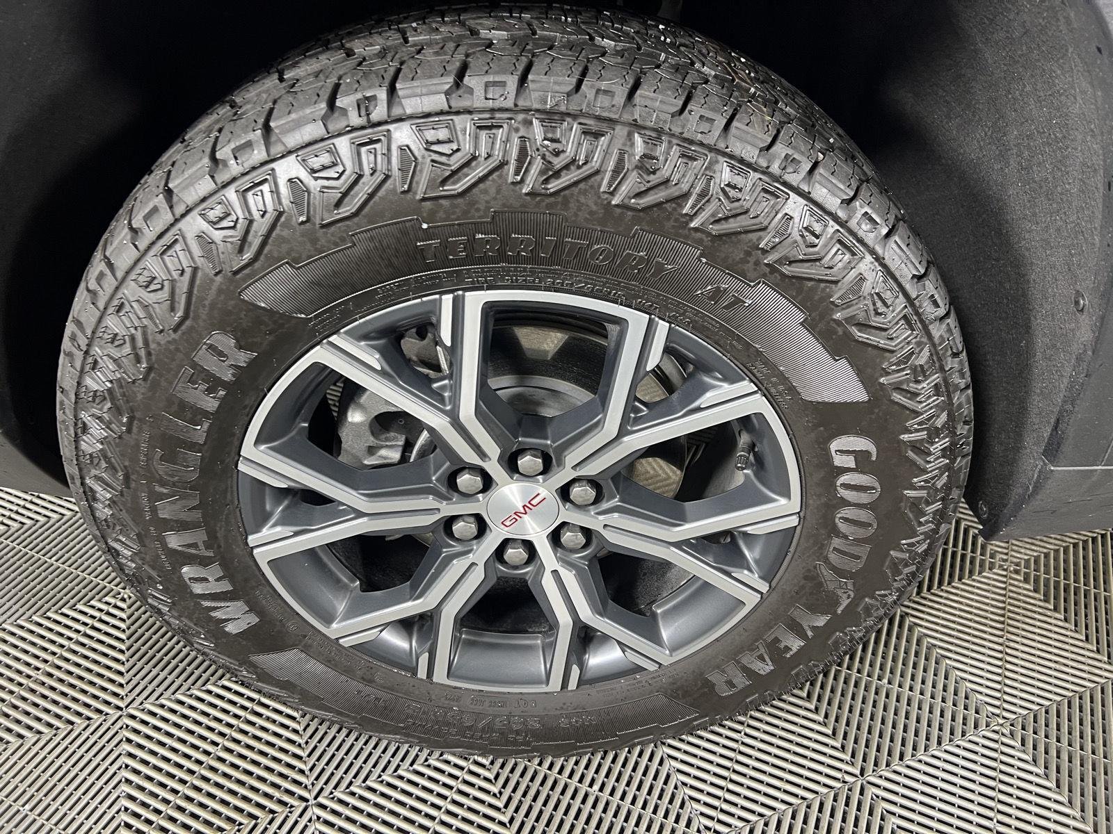 Used 2026 Sterling Metallic GMC AWD AT4 image 32