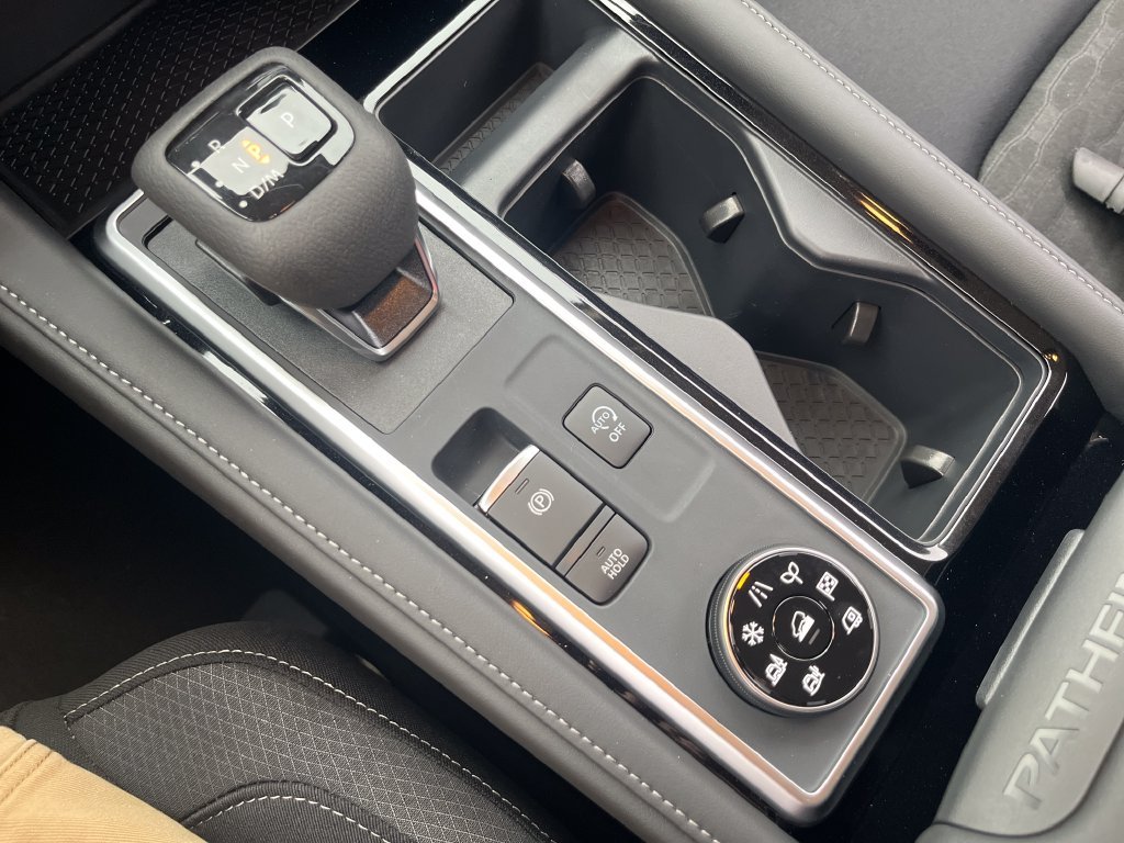 2026 Nissan Pathfinder SV - Photo 25