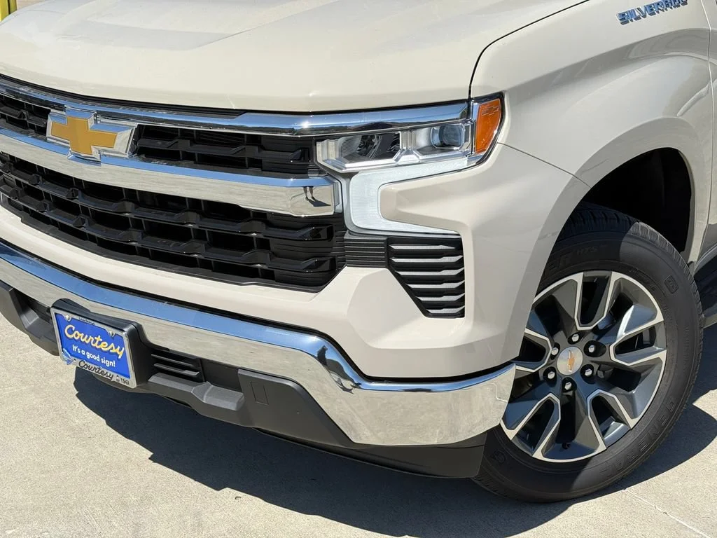 New 2026 White Sands Chevrolet LT image 3