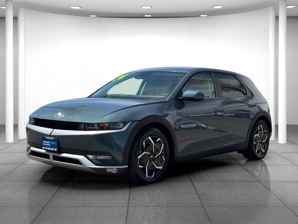 Certified Used 2024 Green Hyundai SE image 2