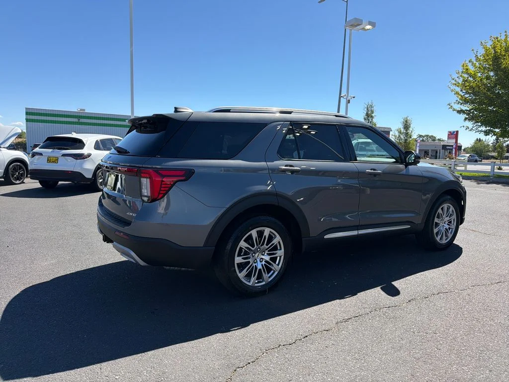 New 2026 Gray Ford Platinum image 5