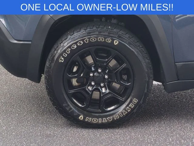 Used 2019 Blue Jeep Trailhawk image 10