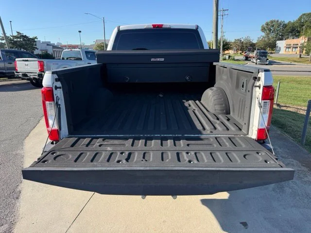 Used 2018 White Ford XL image 8