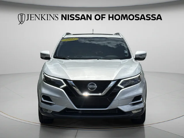 Used 2021 Silver Nissan SL image 3