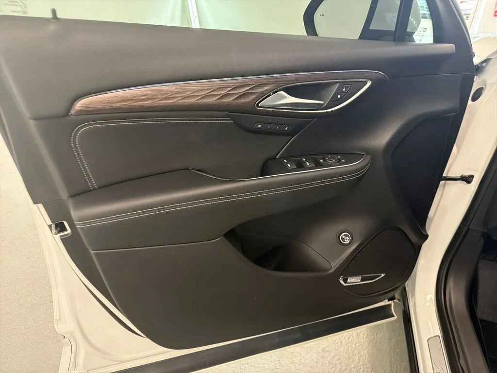 Used 2022 White Buick Avenir image 14