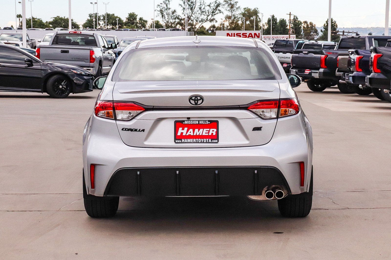 New 2027 Classic Silver Metallic Toyota  SE image 5