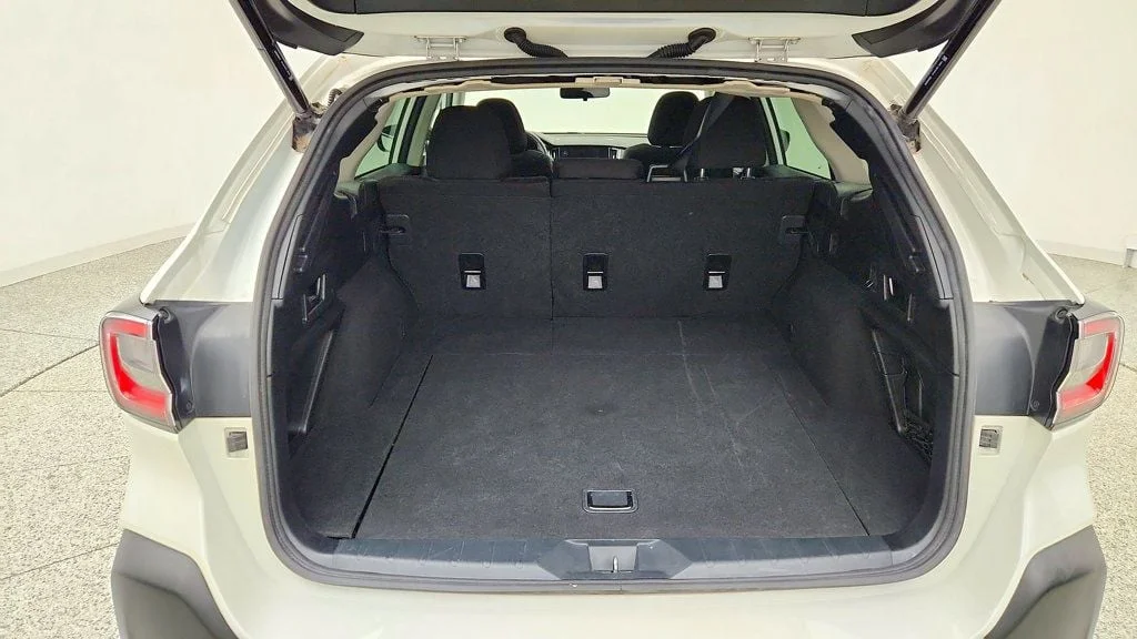 Used 2025 Crystal White Pearl Subaru Premium AWD w/ Moonroof, Navigation, Blind Spot & Keyless Start image 22