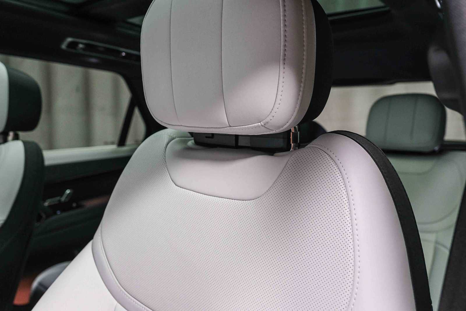 Certified Used 2023 Fuji White Land Rover SE Dynamic image 21