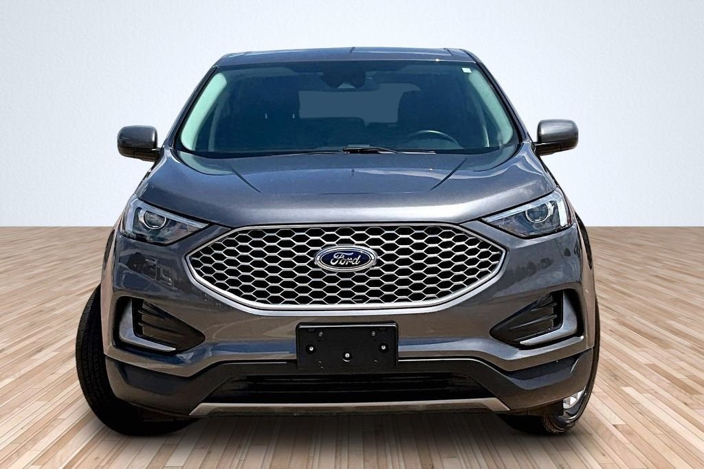 Used 2023 Gray Ford SEL image 3