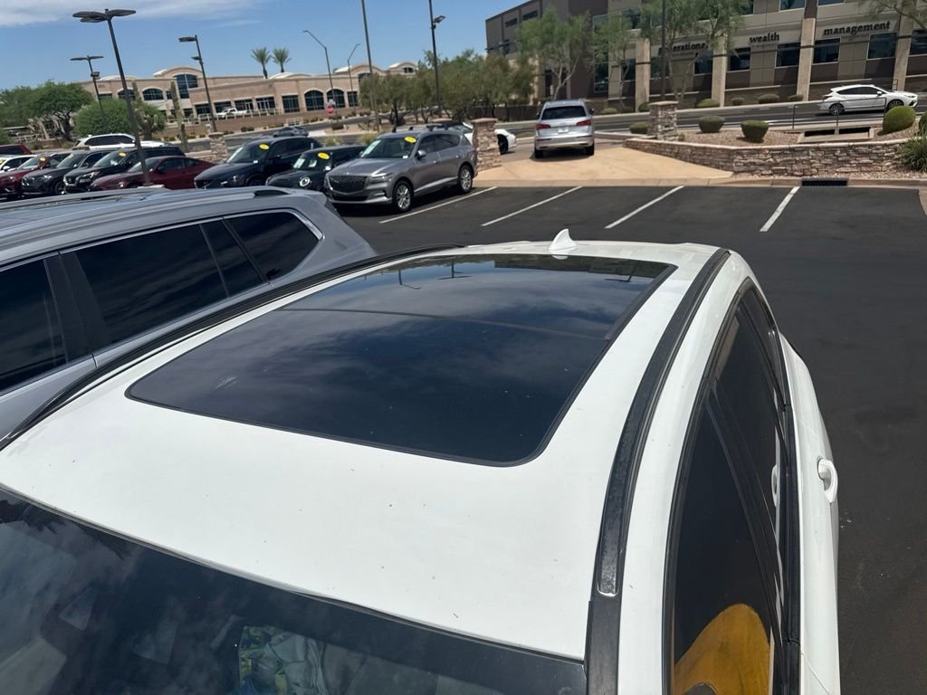 Used 2021 White BMW sDrive30i image 9