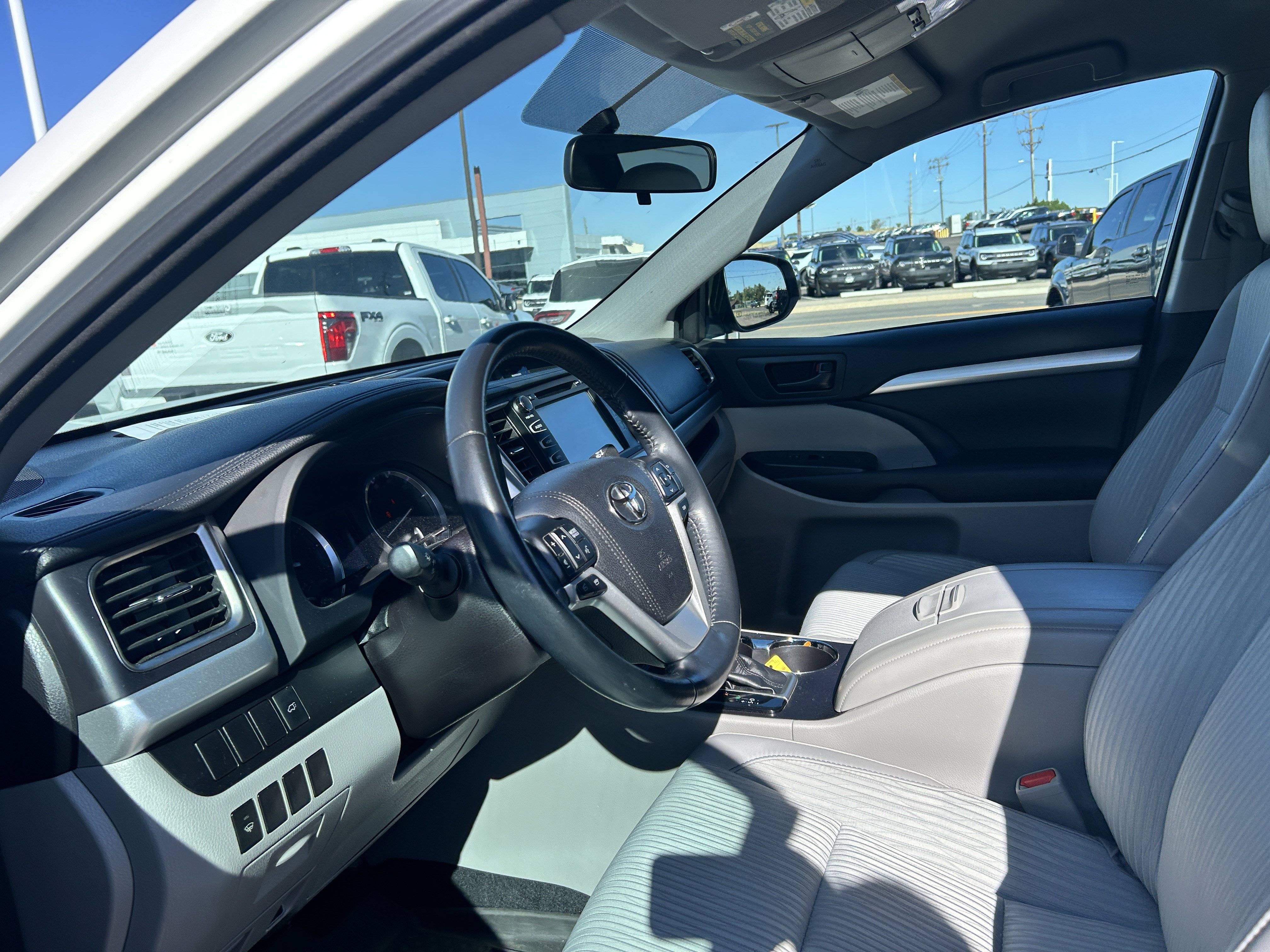 Used 2016 Blizzard Pearl Toyota LE image 9
