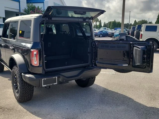 New 2026 Shadow Black Ford Badlands image 10