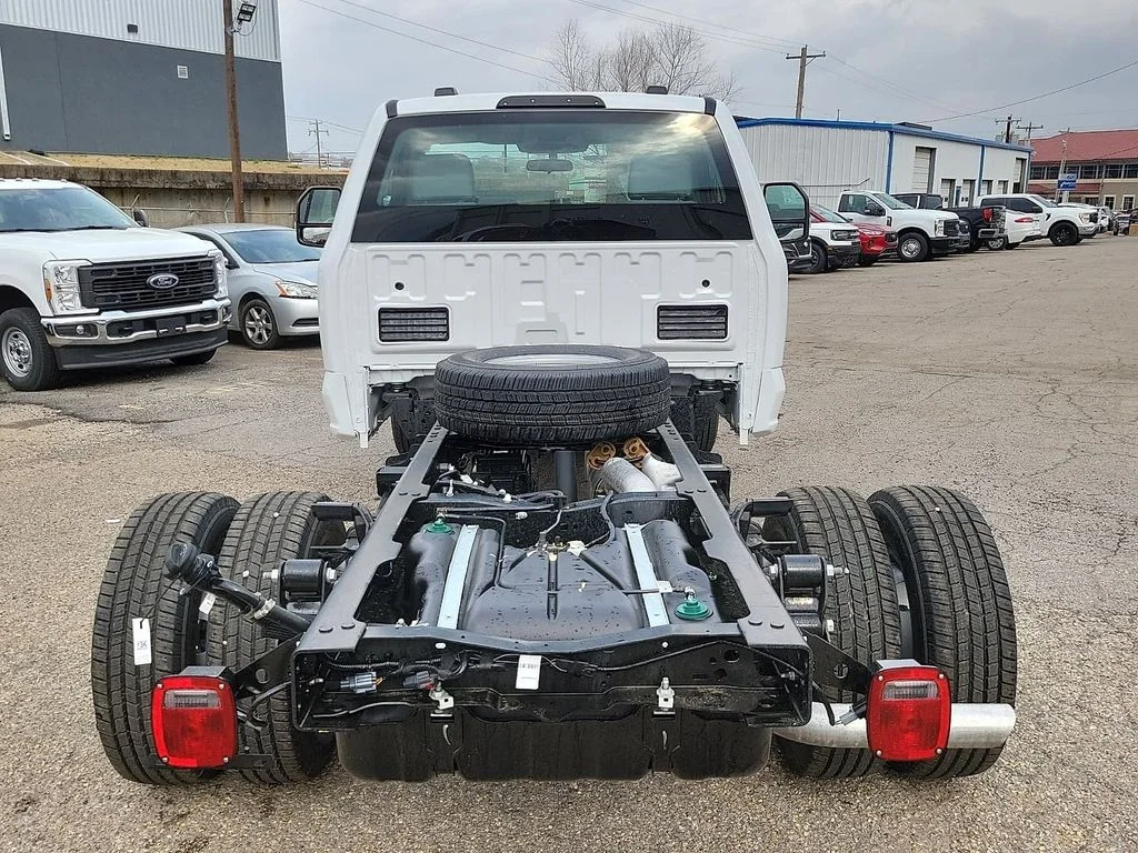 New 2026 Oxford White Ford F-350® XL image 8