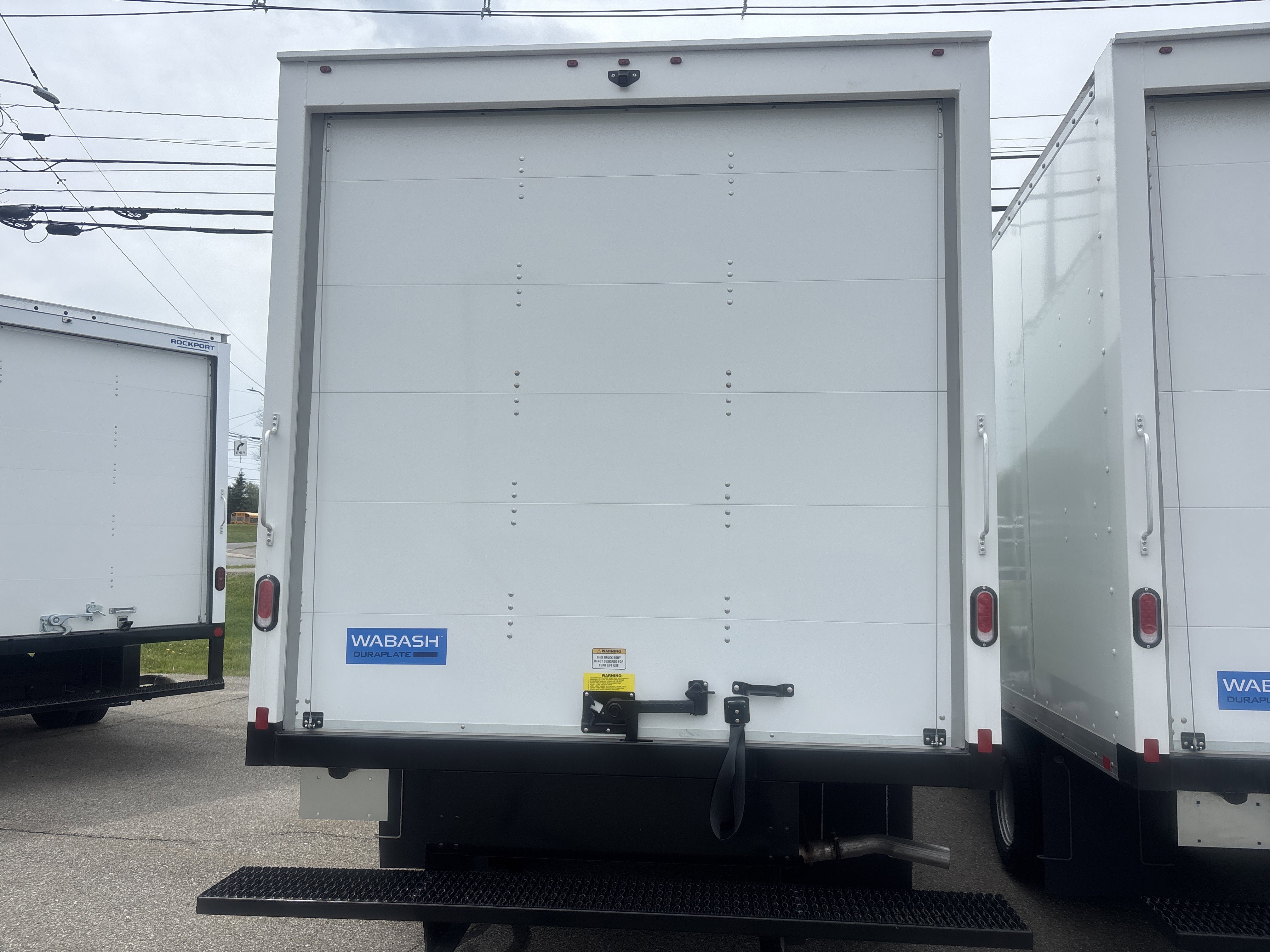 New 2025 Summit White Chevrolet 1WT image 4