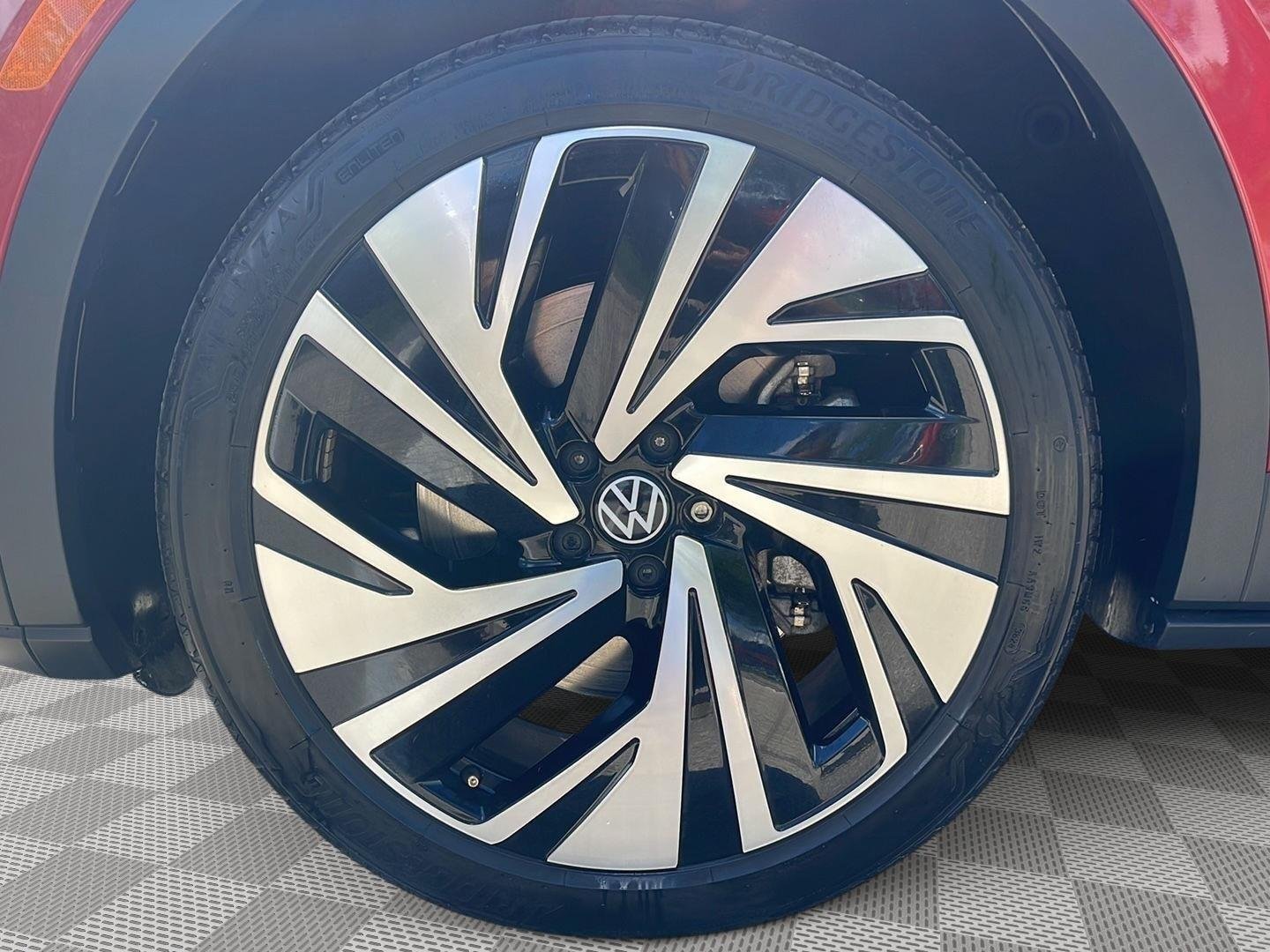 Used 2025 Aurora Red Metallic w/Black Roof (DISC) Volkswagen Pro S Plus image 9