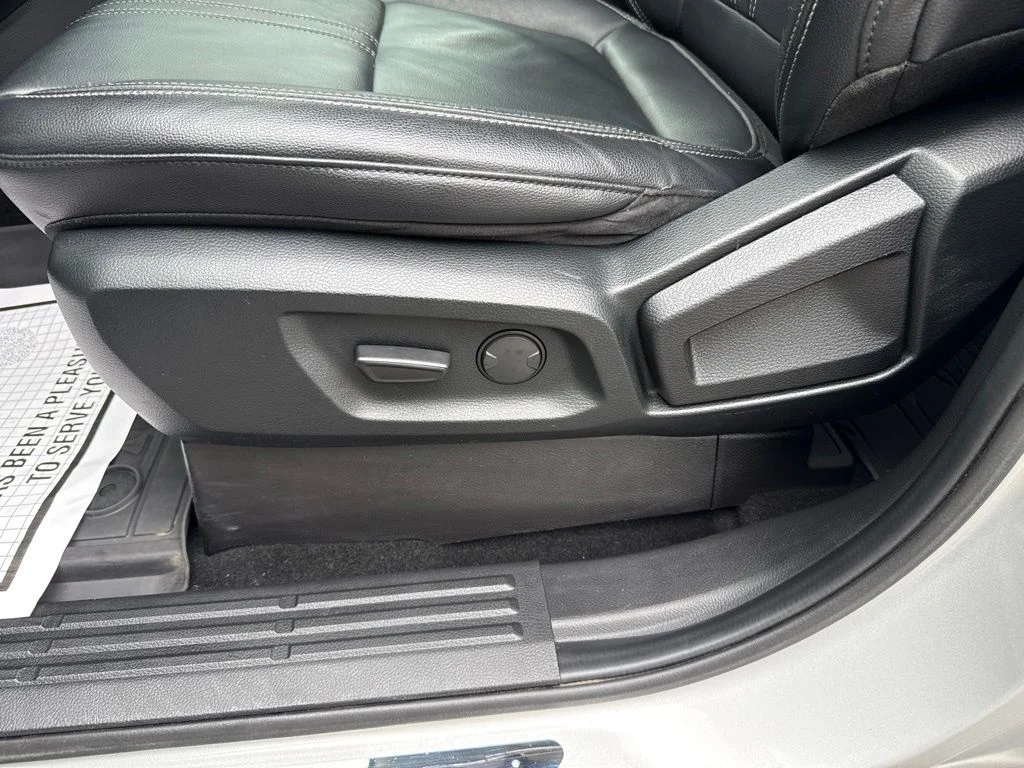 Certified Used 2019 Ingot Silver Ford Lariat image 9