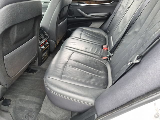 Used 2019 Black BMW M550i xDrive image 24