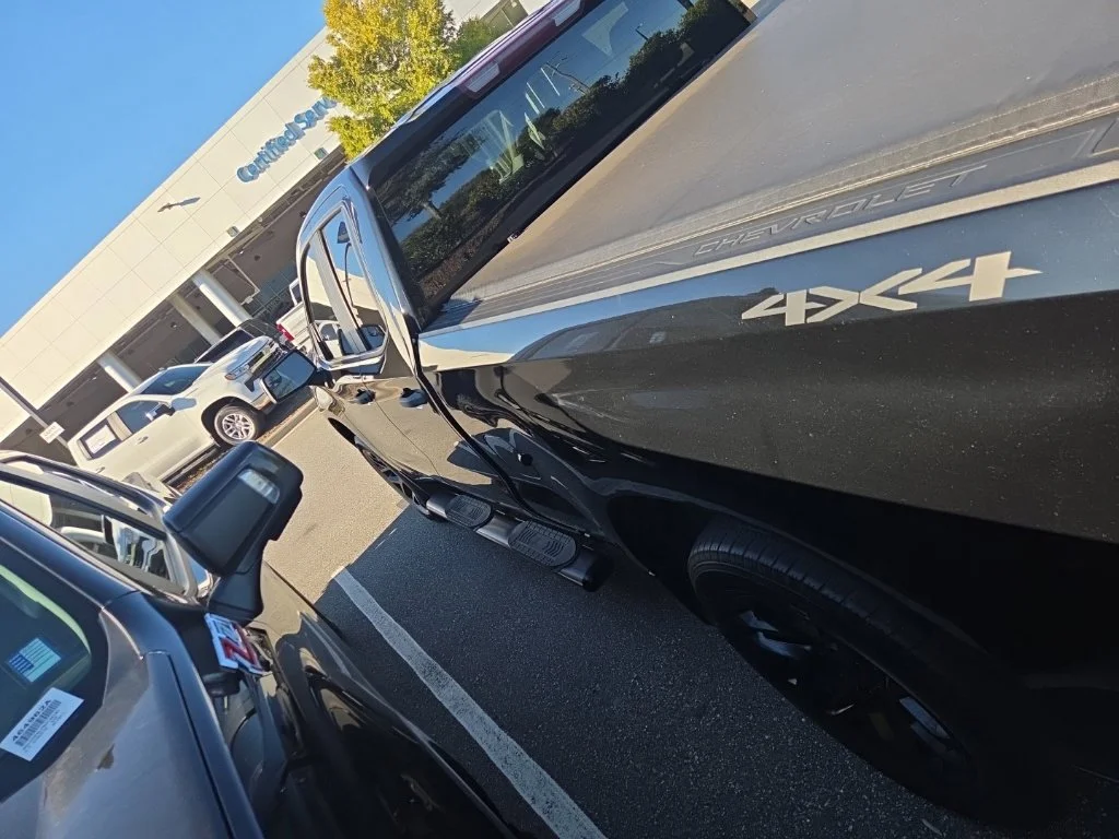 Used 2021 BLACK Chevrolet Custom image 4