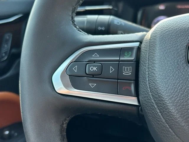 Used 2024 None Jeep Limited image 37