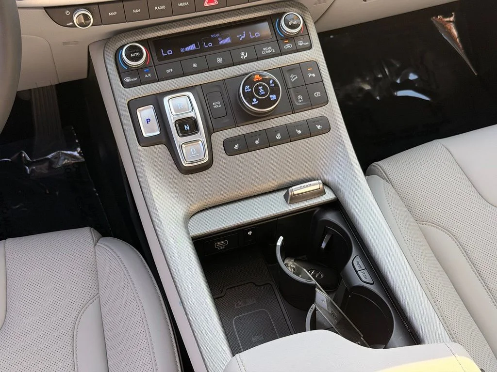 Used 2024 Silver Hyundai SEL image 20