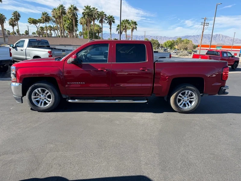 Used 2018 CAJUN RED TINTCOAT Chevrolet LT image 6